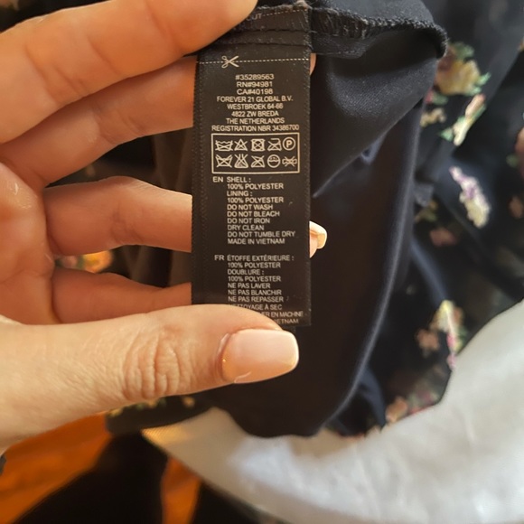 Forever 21 Floral Dress with Open Back Detail - Picture 4 of 4